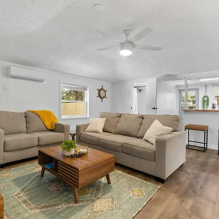 Chic Jensen Beach Cottage, 4 Mi To Downtown!